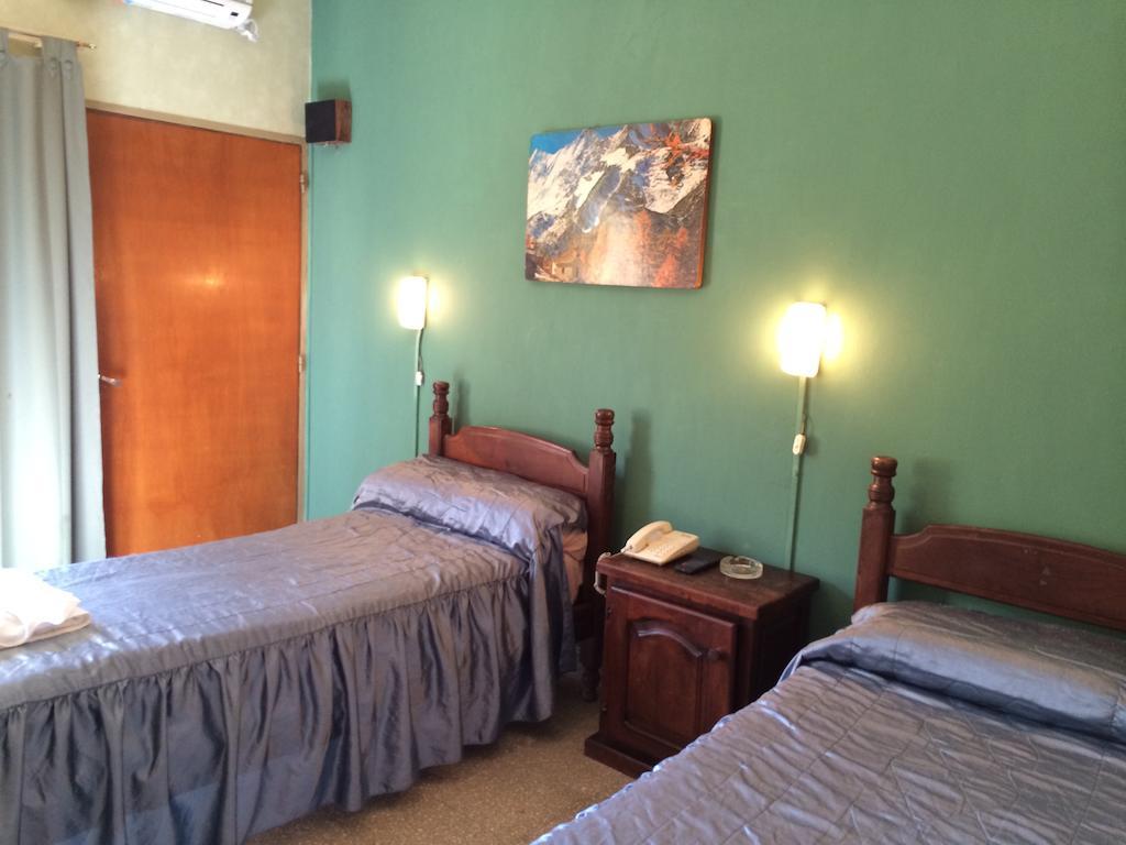 Hotel Cordoba Villa Carlos Paz Kamer foto